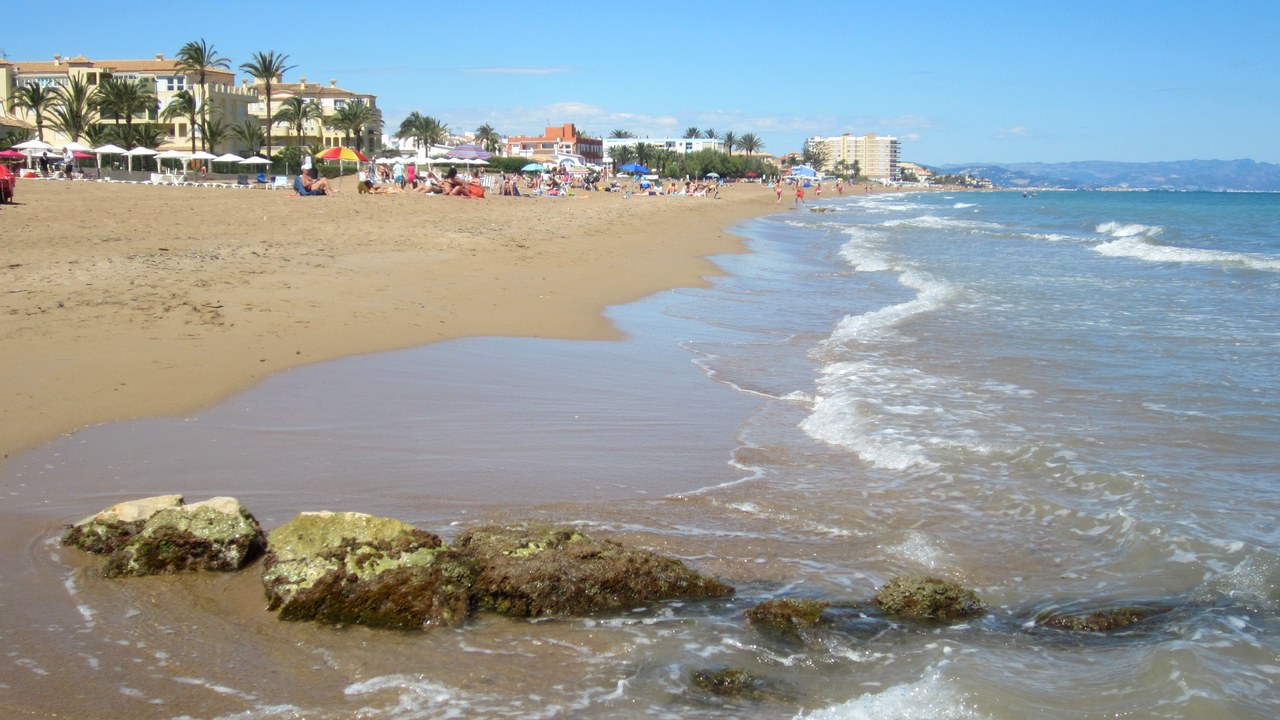 Playa de Las Marinas, D&eacute;nia